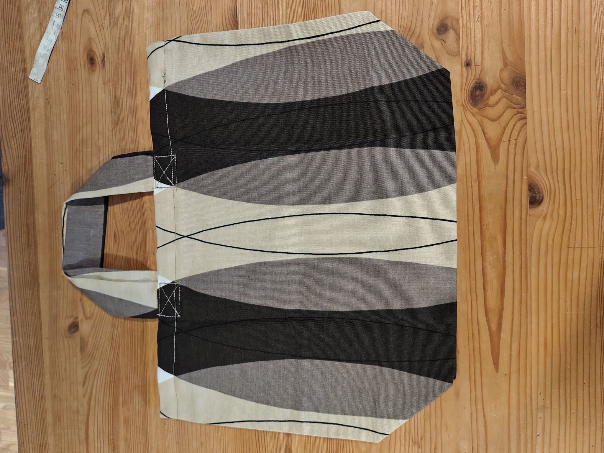 Beige, grå, svart väska , tygkass , återbruk , zerowaste