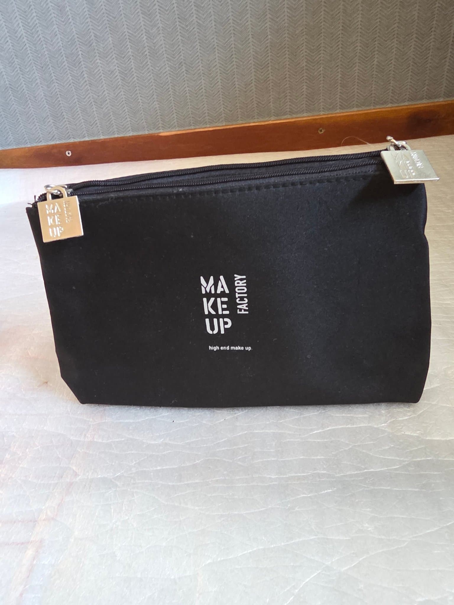 Make Up Factory Söt Sminkväska