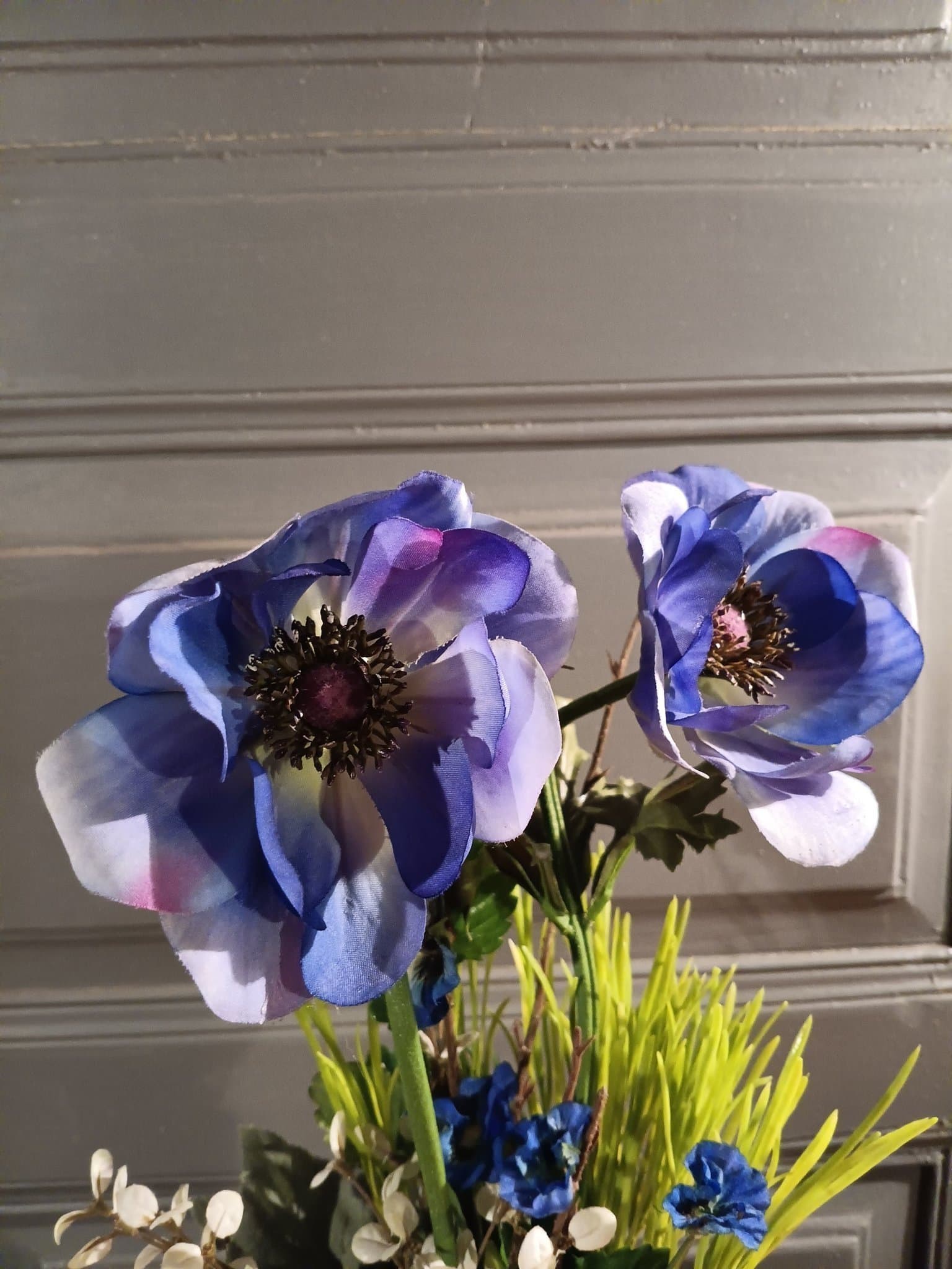 Konstgjord blå blomma