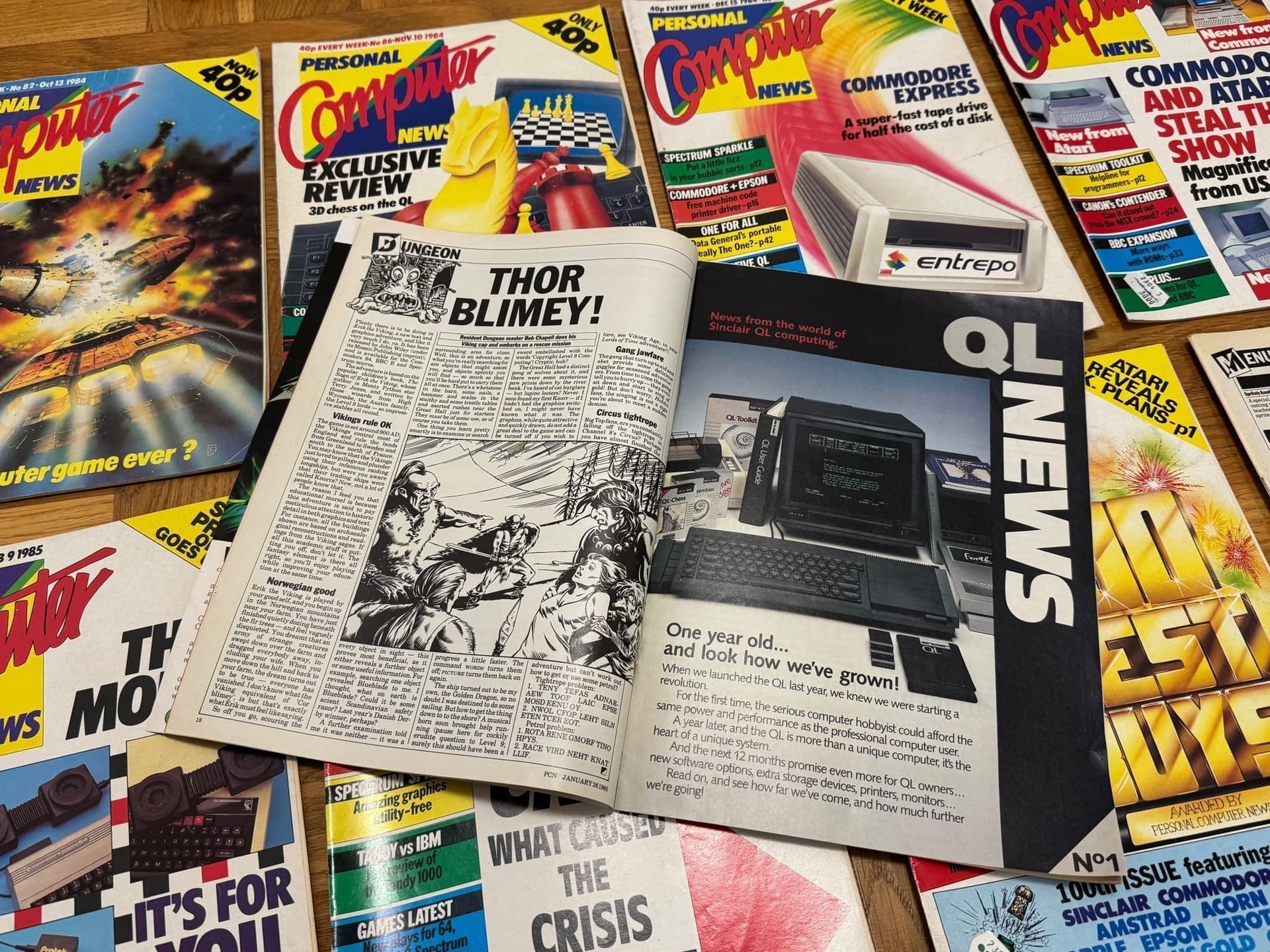 Personal Computer News - 1984 -1985 - 10 tidningar + 1 poster - Retro