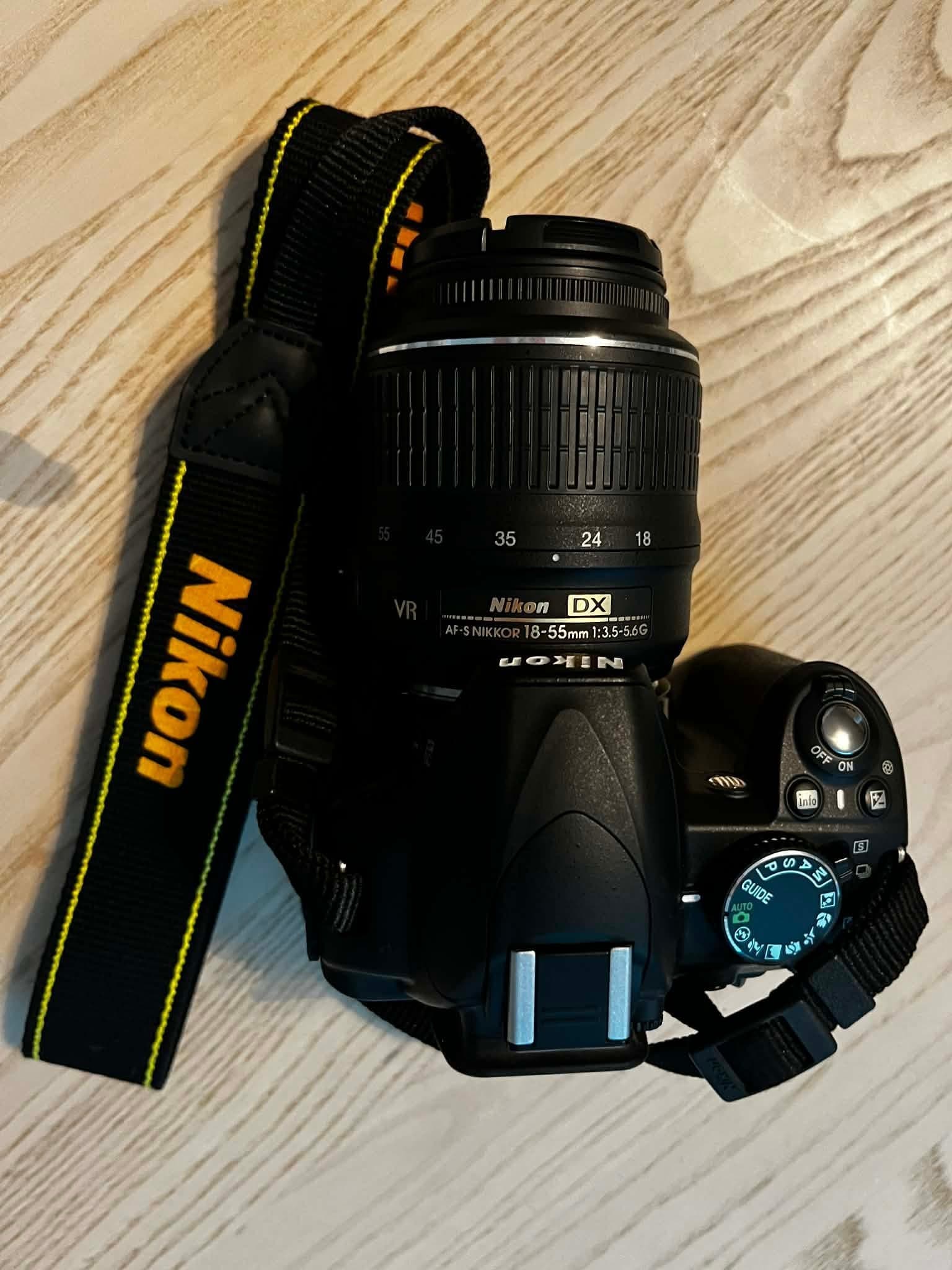 Nikon D3100 systemkamera med AF-S DX Nikkor 18-55mm objektiv