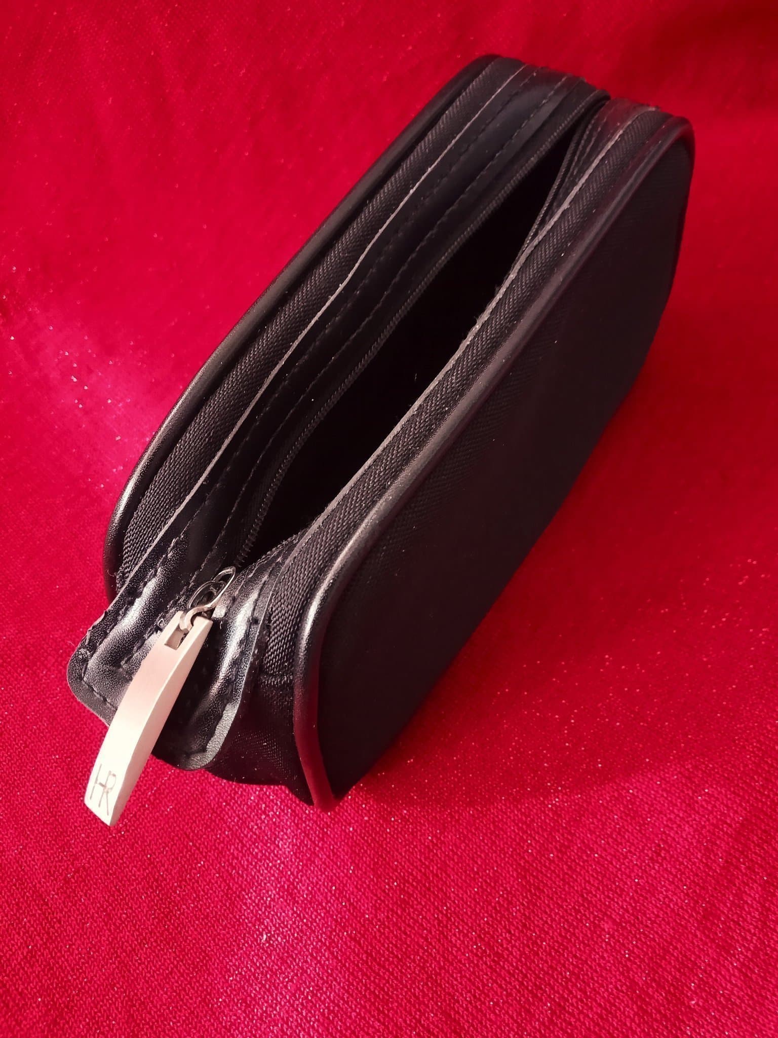 Helena Rubinstein, fin necessär, 17 cm x 9 cm x 6 cm, svart