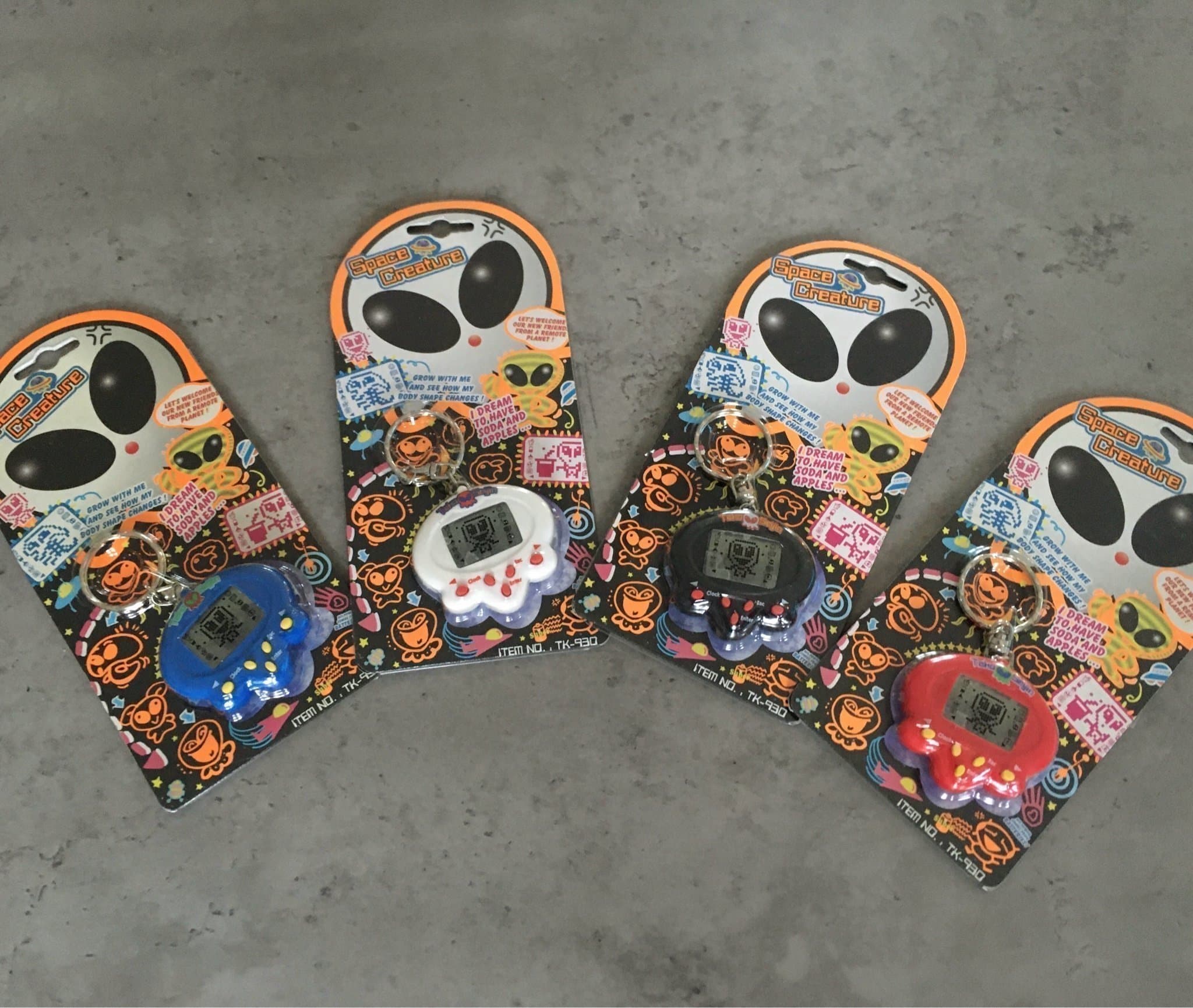 Space Creature x4, original från 90-talet nytt