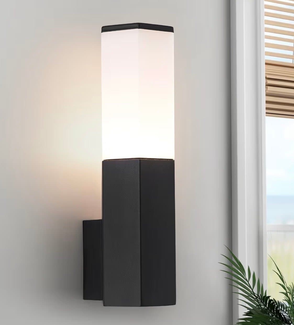 Vägglampa för utomhusbruk