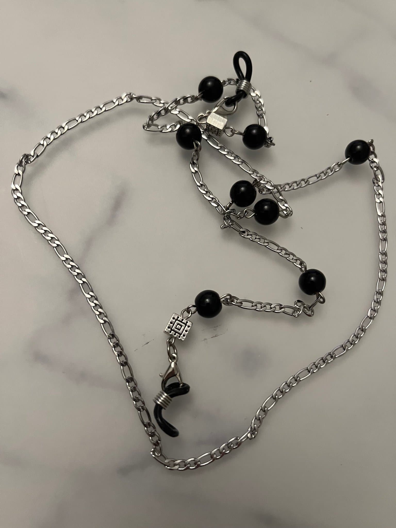 Glasögonkedja med svarta pärlor/ halsband