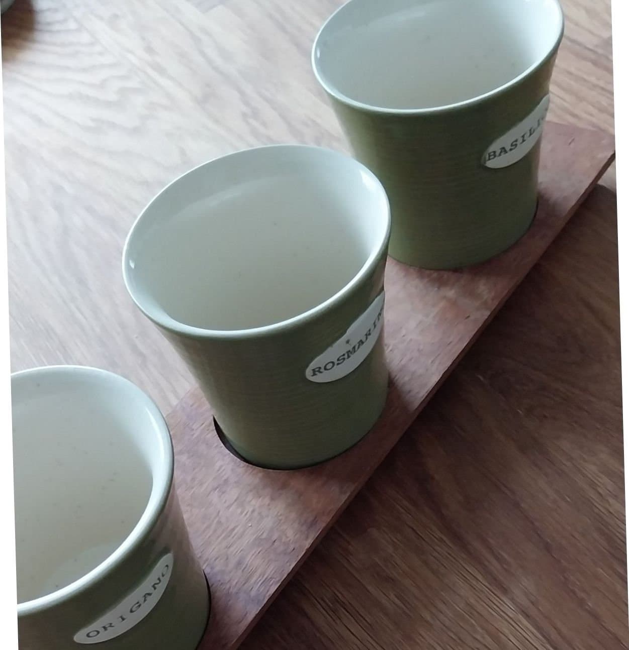 Ört krukor med träbricka - Basilika, Rosmarin, Oregano