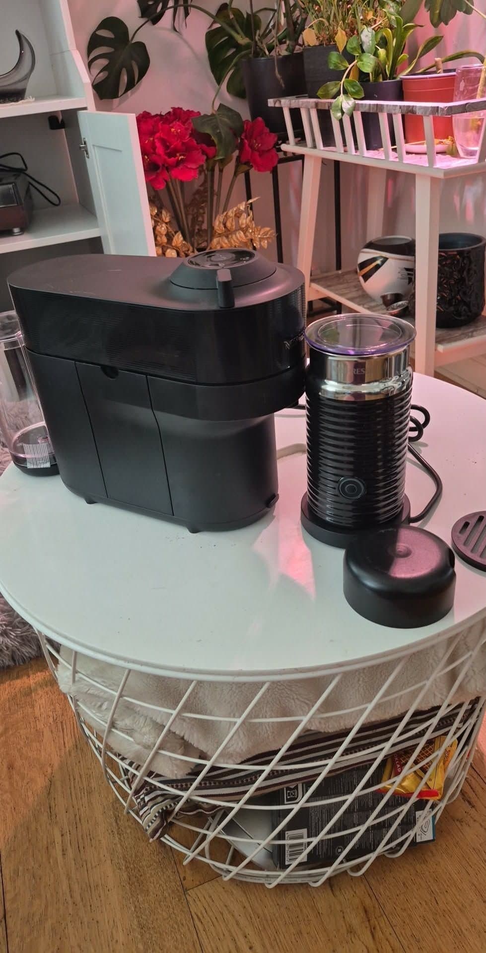 Nespresso Vertuo Next kaffemaskin med Aeroccino