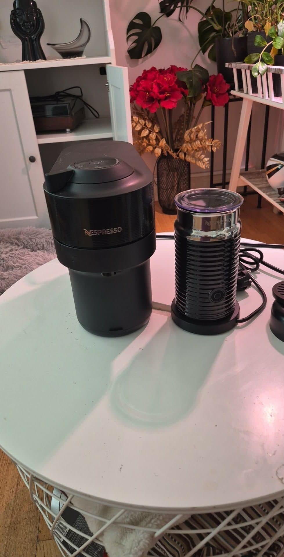 Nespresso Vertuo Next kaffemaskin med Aeroccino