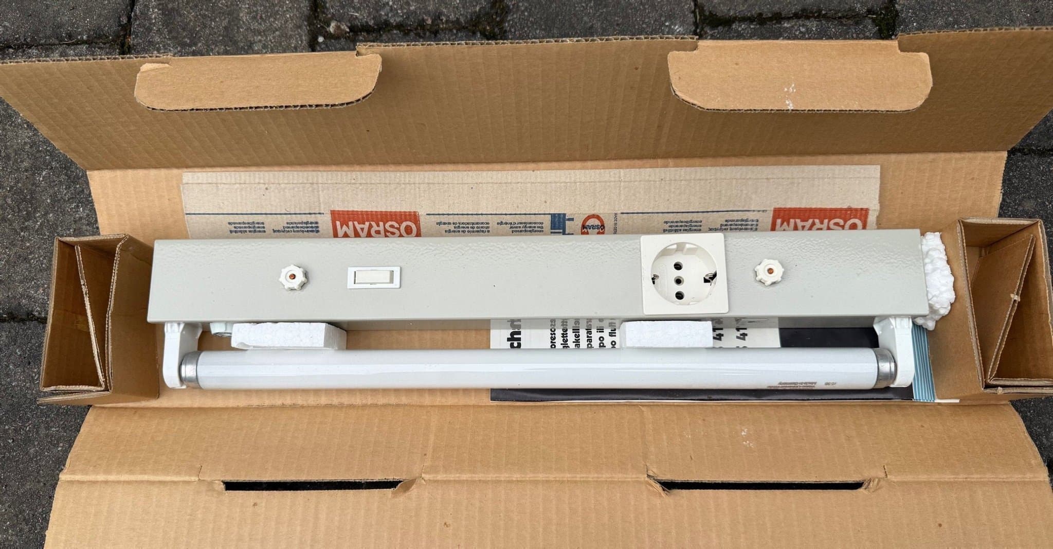 Lysrörsbelysning apparatskåpbelysning 15W 220V