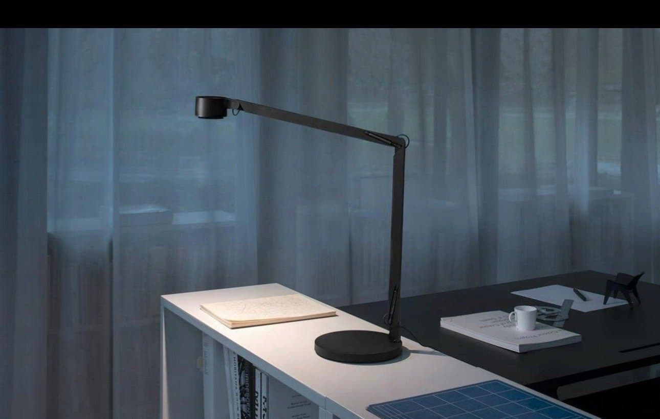 Skrivbordslampa med LED och dimmerfunktion