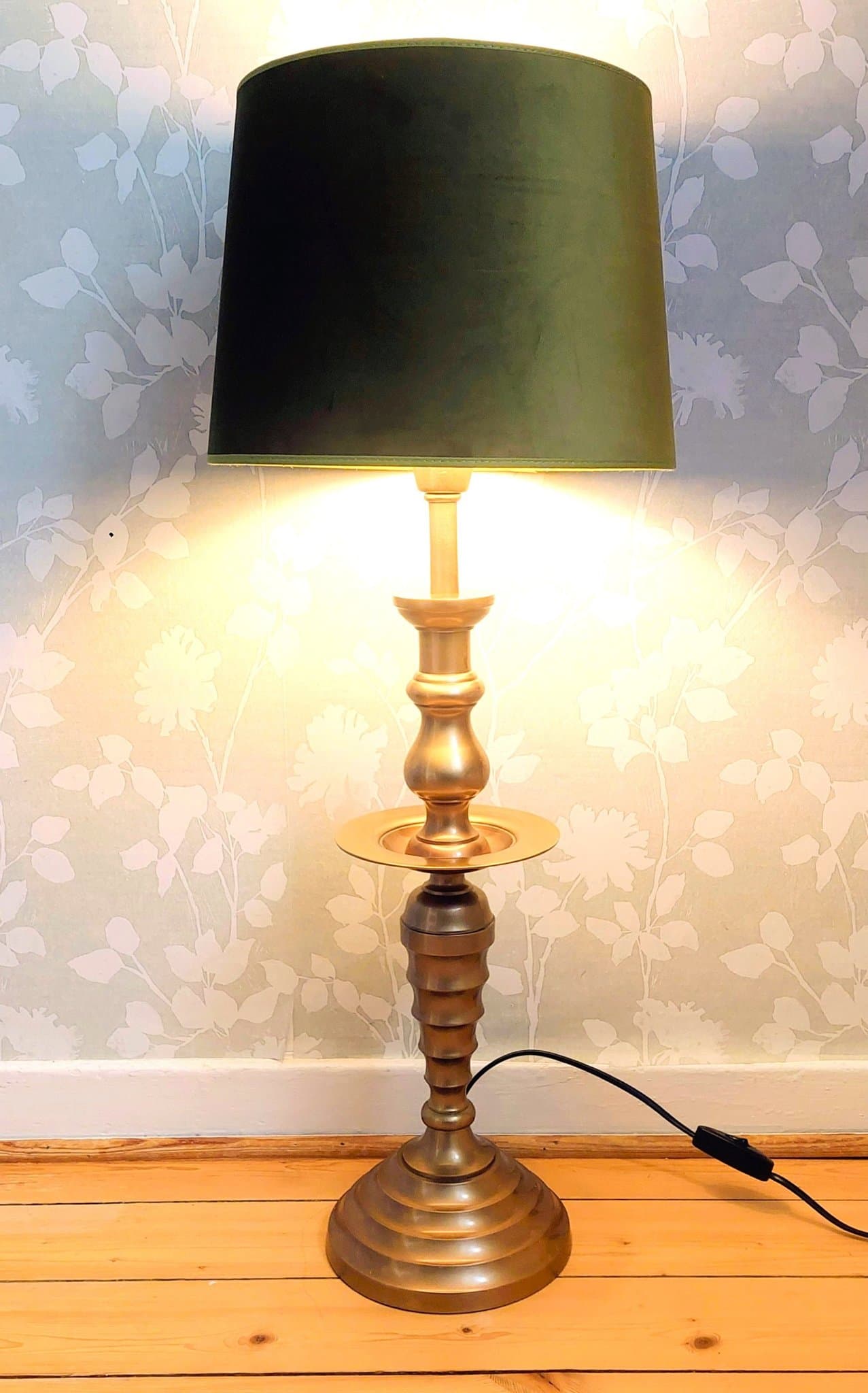 Klassisk pampig bordslampa kvitton finns