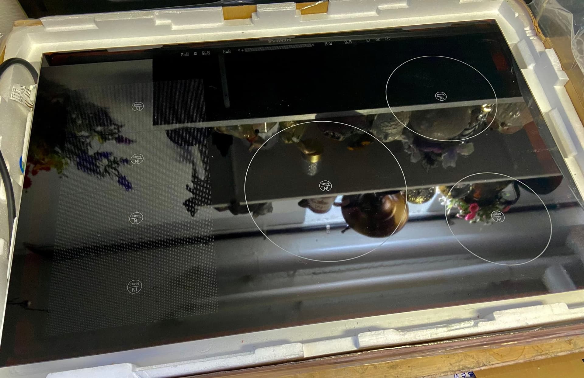 (011) Siemens Induktionshäll EH875MP17E-oanvänt i original förpackning