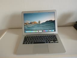 MacBook Air 13-tums (2017) med macOS Monterey