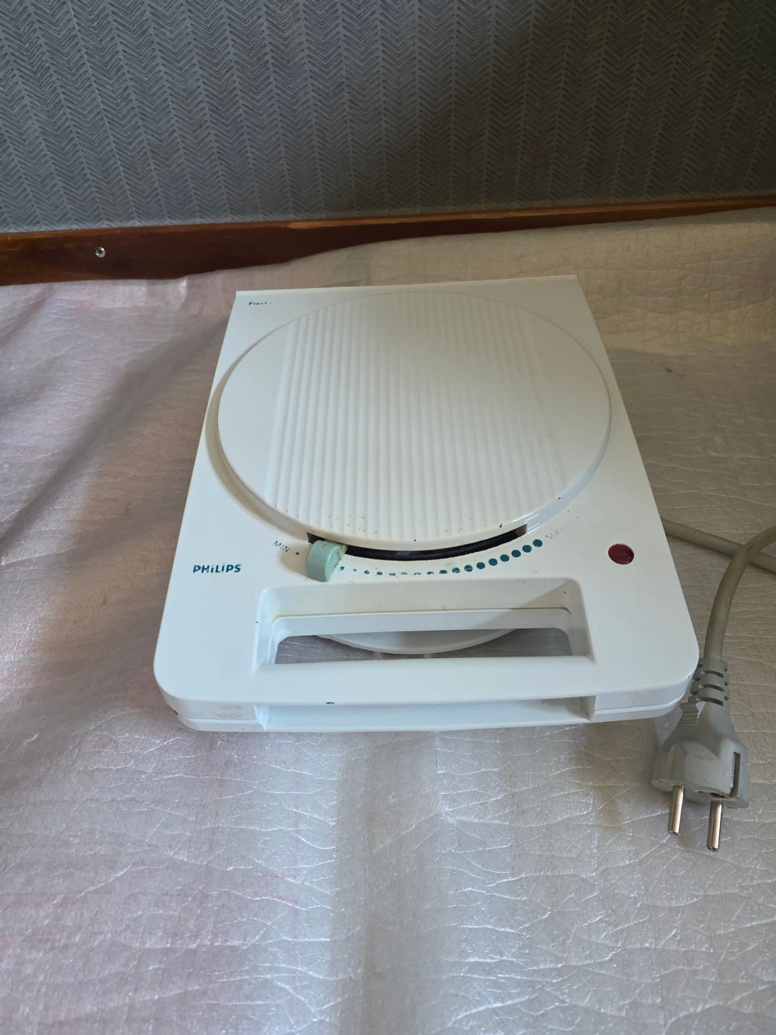 Philips Fiesta Vitt Våffeljärnmed Termostat HD 4472/A funkar som det ska