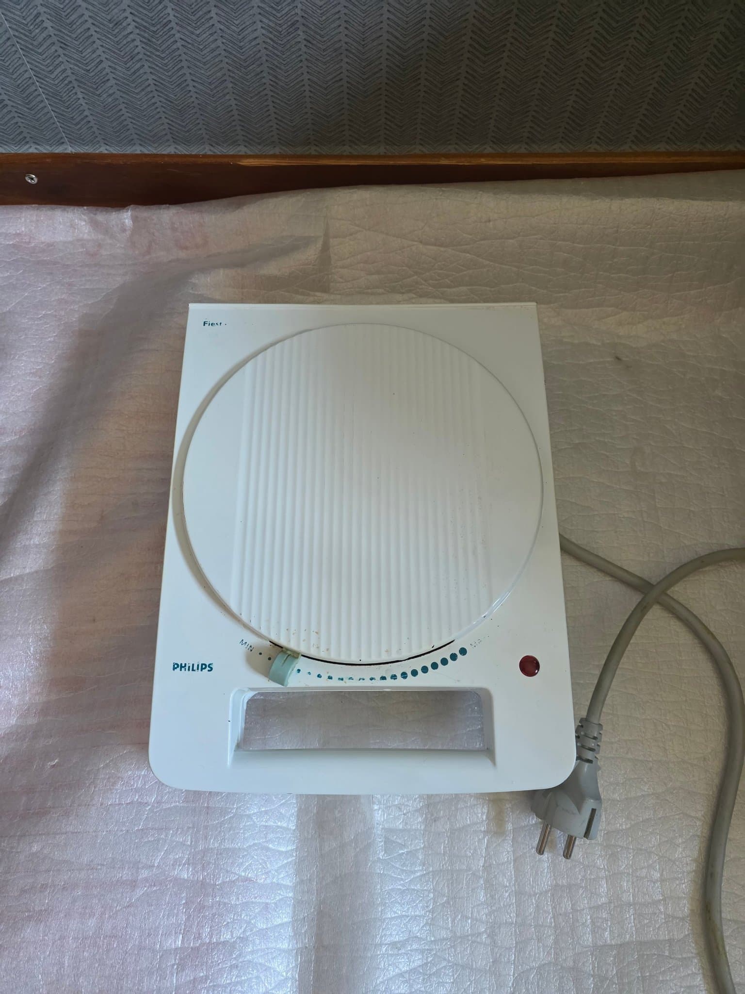 Philips Fiesta Vitt Våffeljärnmed Termostat HD 4472/A funkar som det ska