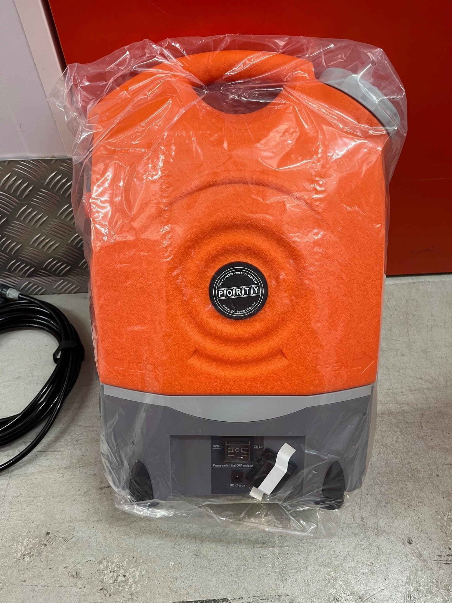 Portabel högtryckstvätt. Oanvänd med tillbehör