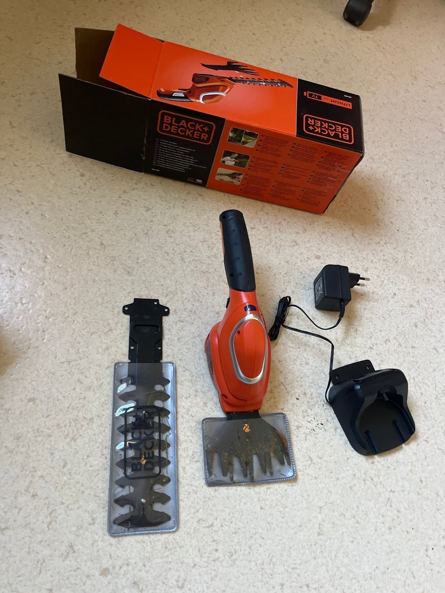 Black & Decker GSL700 Grässax / Busksax