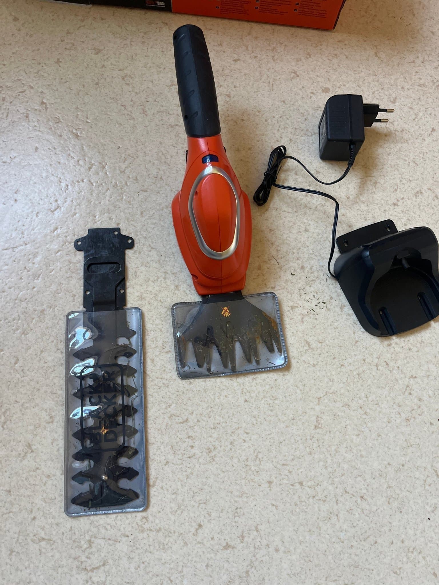 Black & Decker GSL700 Grässax / Busksax