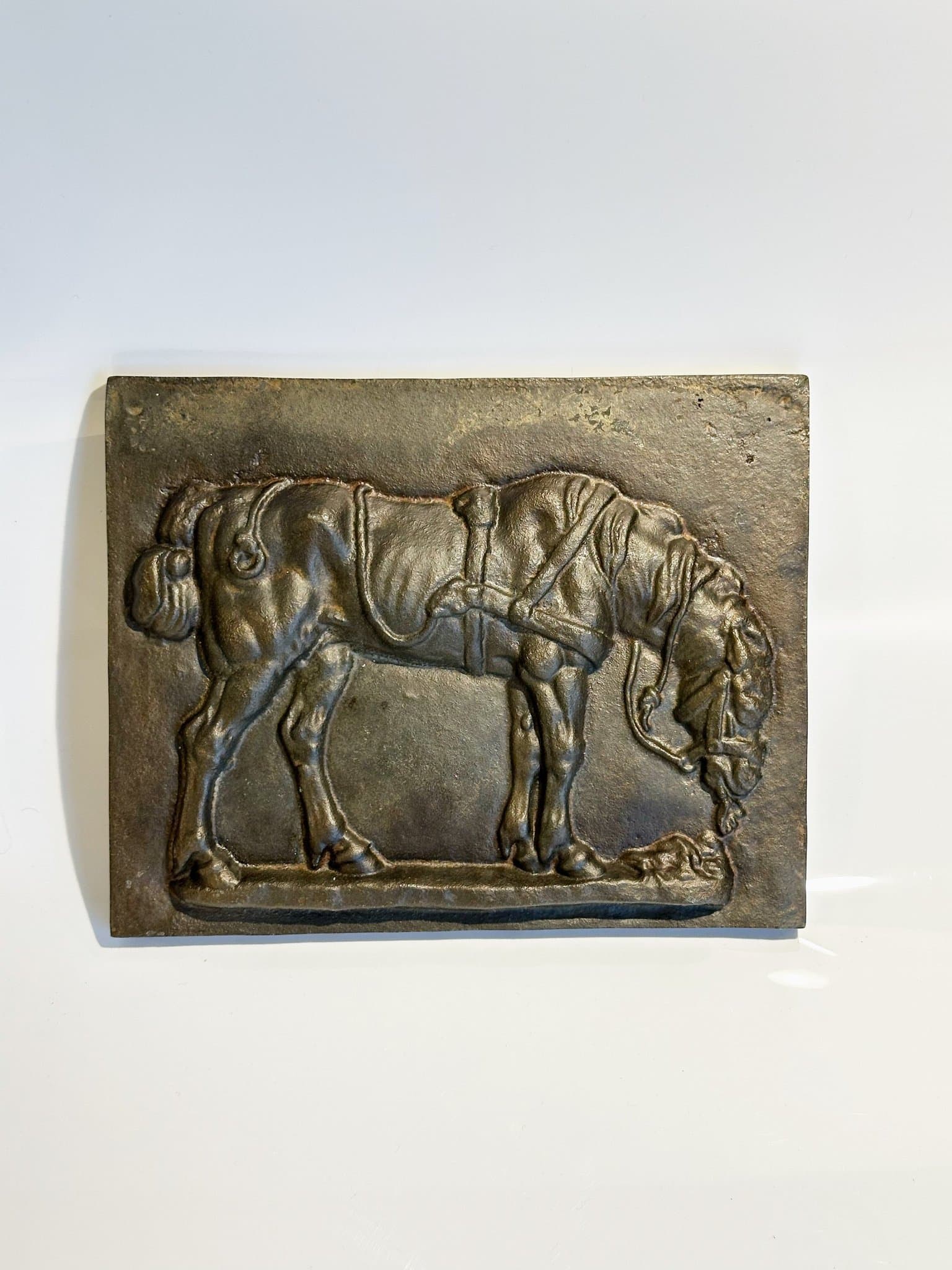 Vacker Relief Tavla med hästmotiv Gutjärn 1800-1900tal