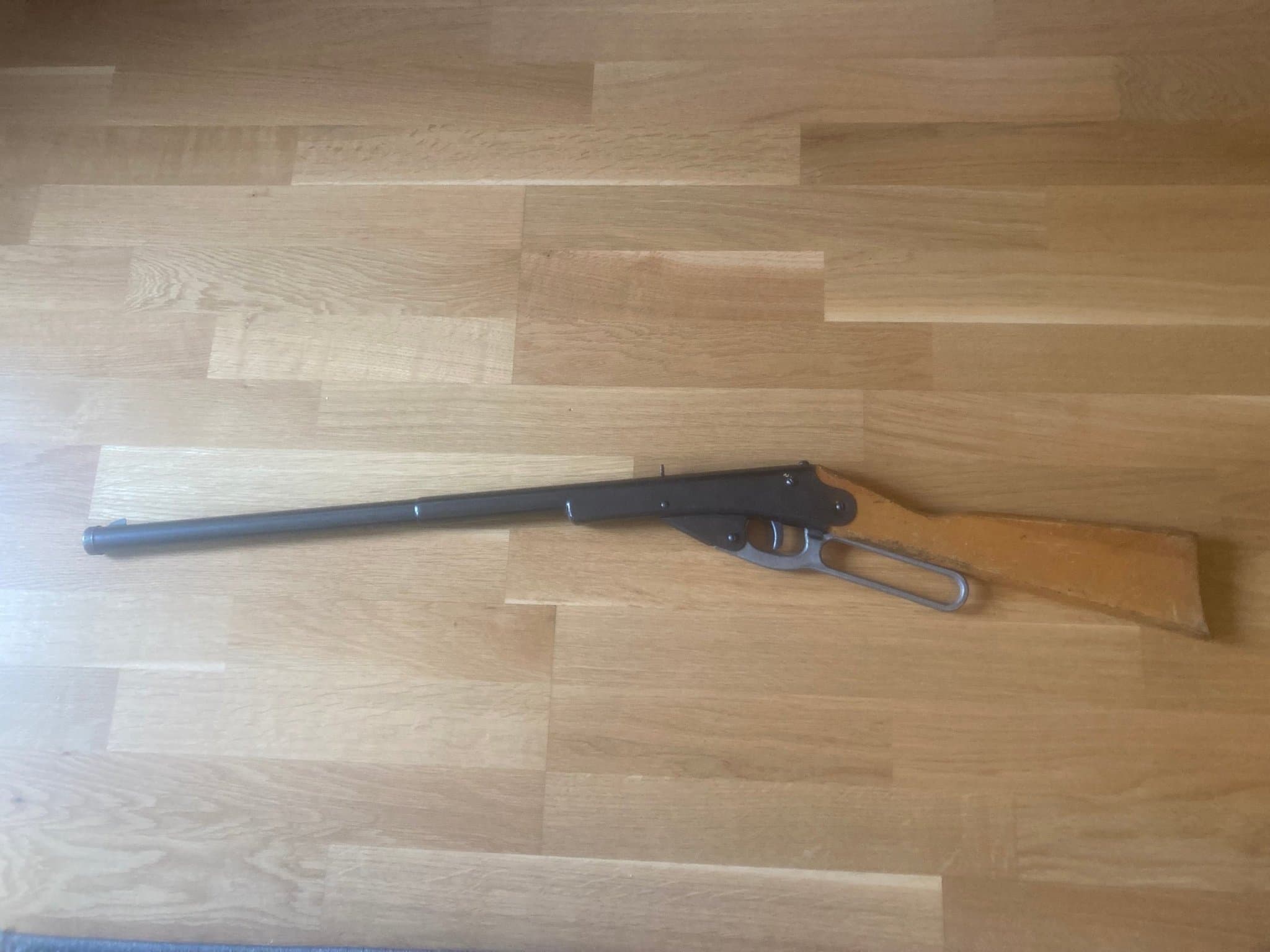 TIVOLIGVÄR (tillverkad 1946-1952) . LUFTGEVÄR USA DAISY MANUFAC CO. Sällsynt