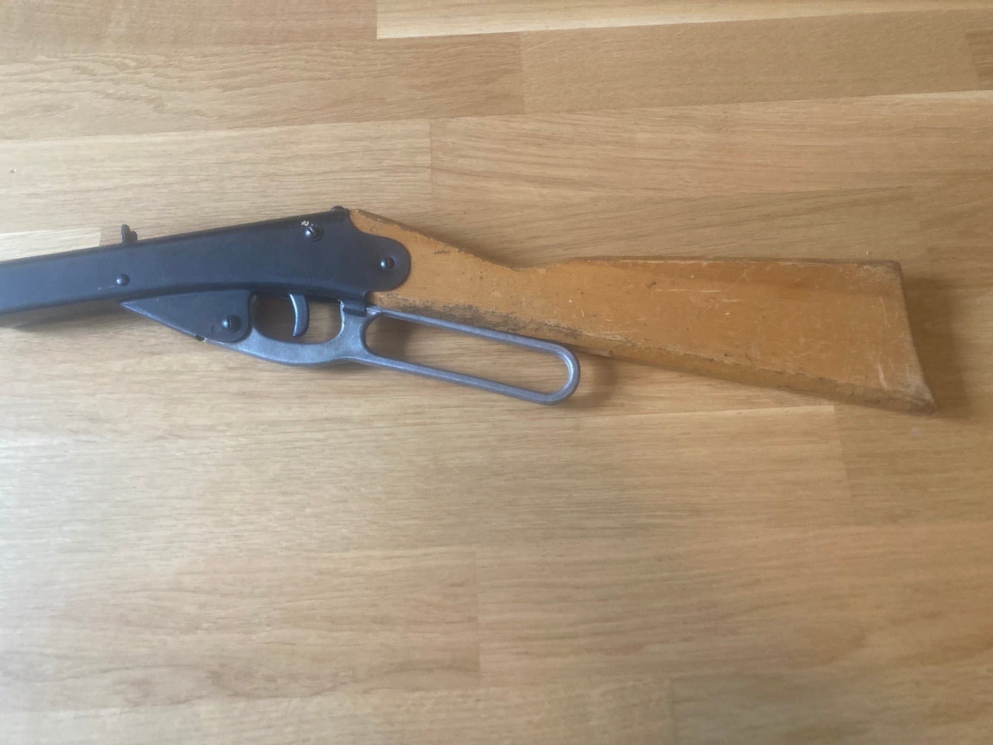 TIVOLIGVÄR (tillverkad 1946-1952) . LUFTGEVÄR USA DAISY MANUFAC CO. Sällsynt