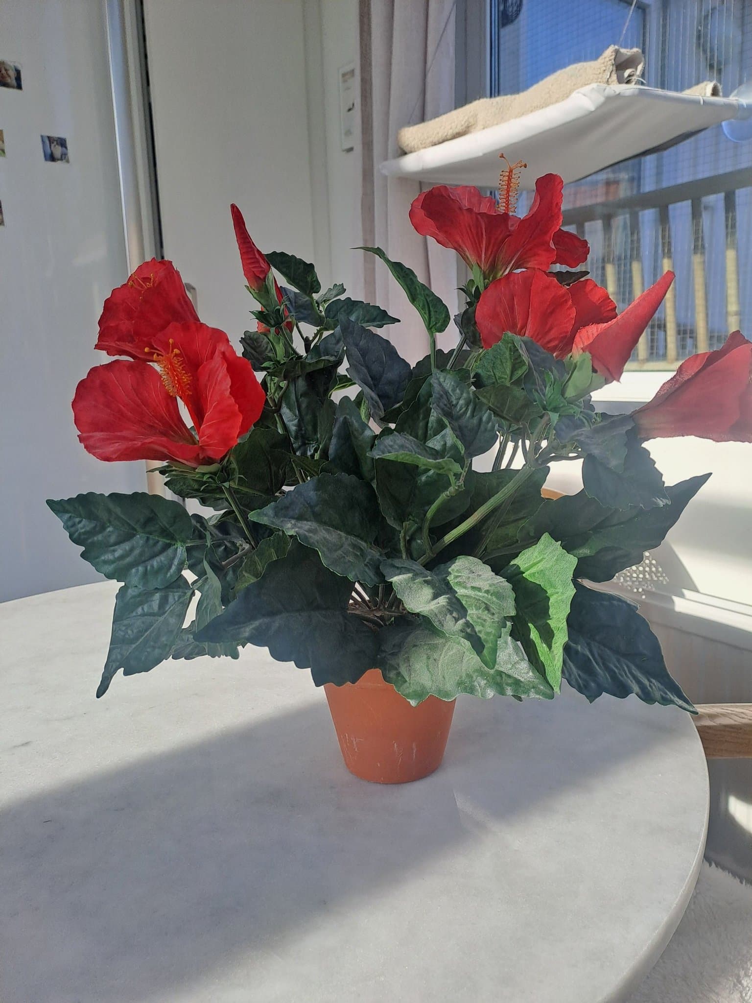 Konstgjord Hibiskusväxt i kruka