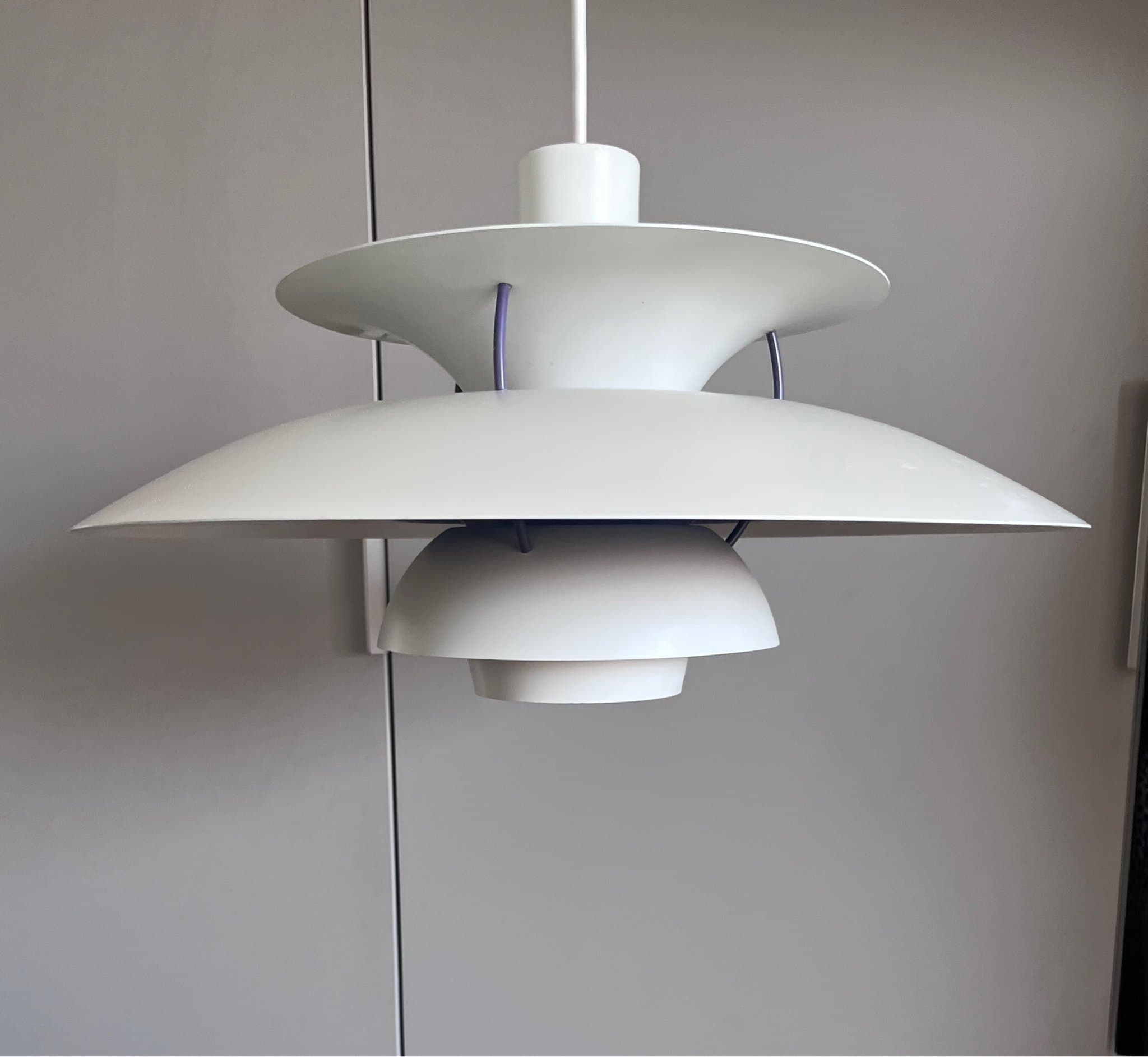 PH 5 Pendel Lampa av Poul Henningsen för Louis Poulsen