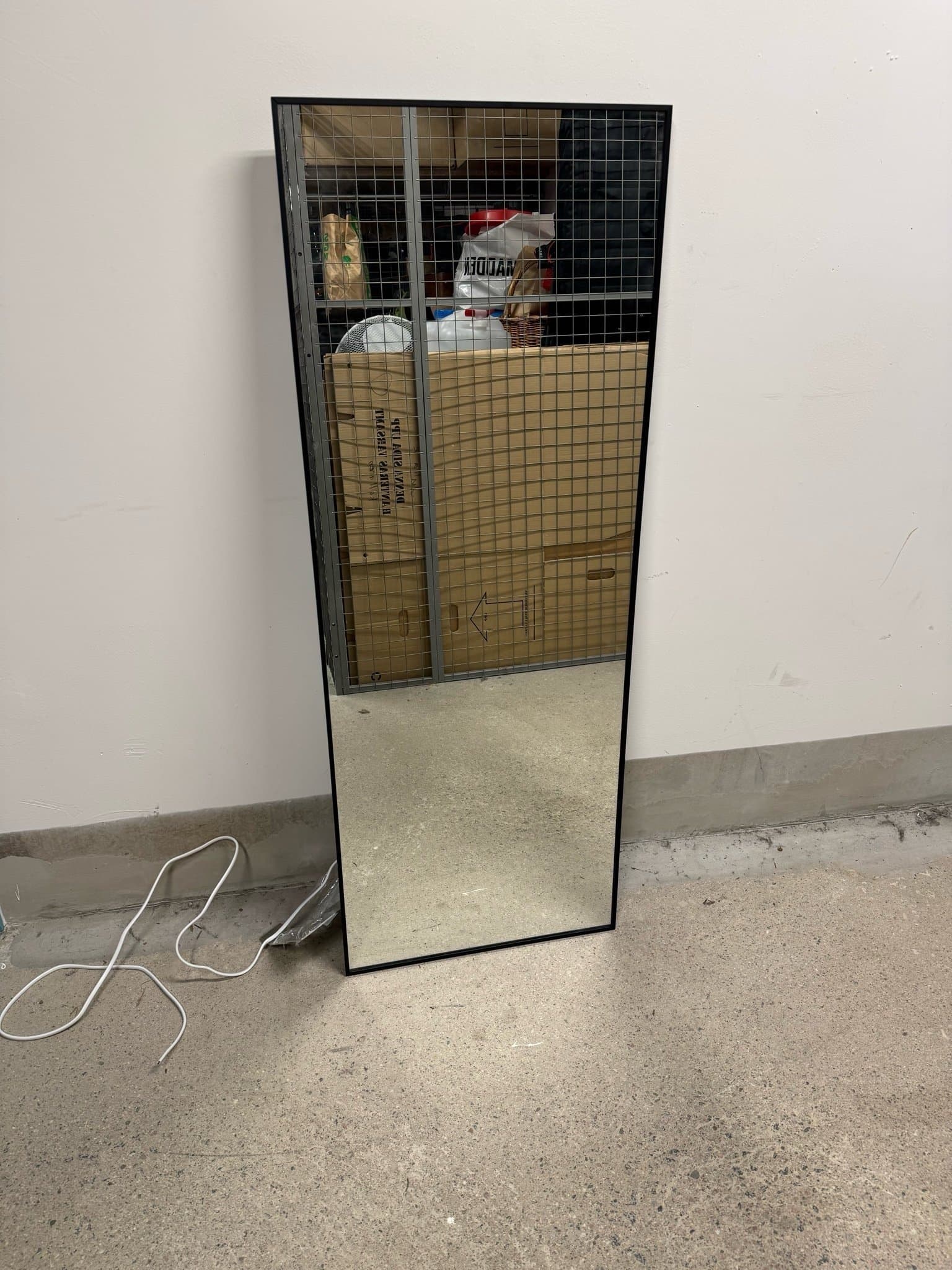 Spegel med belysning & svart ram