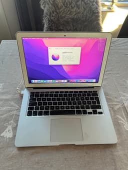MacBook Air 13 tum (tidigt 2015)