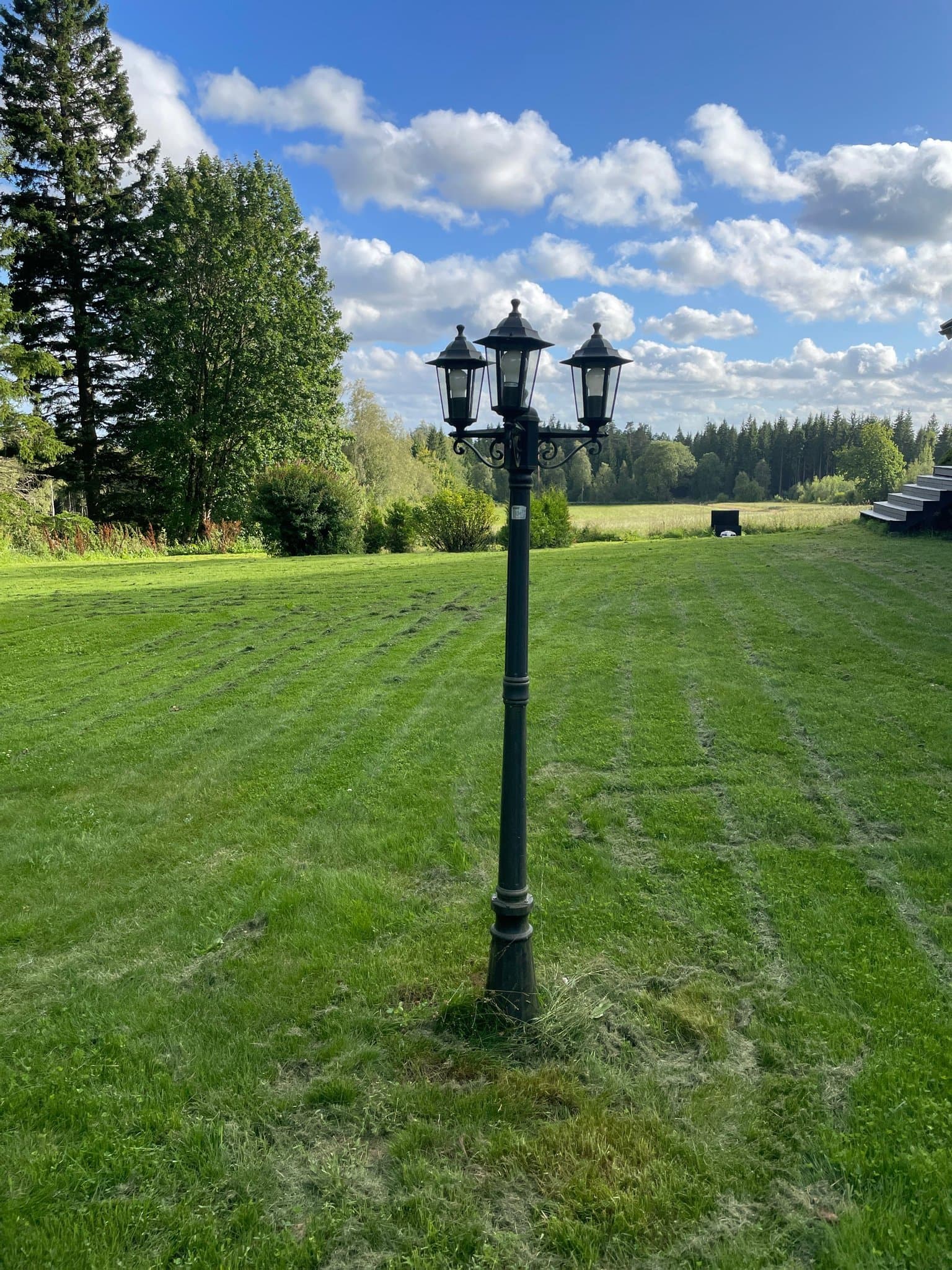 Stolplykta trädgårdslampa Anslut 420275 svart 3‑armad finns 2x