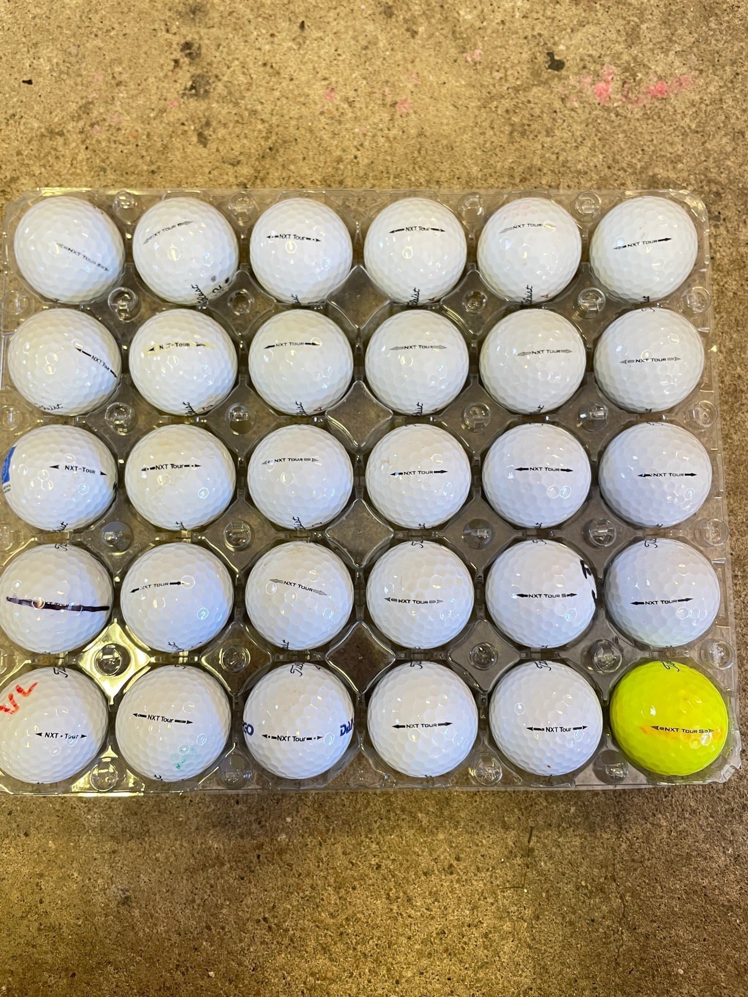 30 Titleist NXT Tour golfbollar