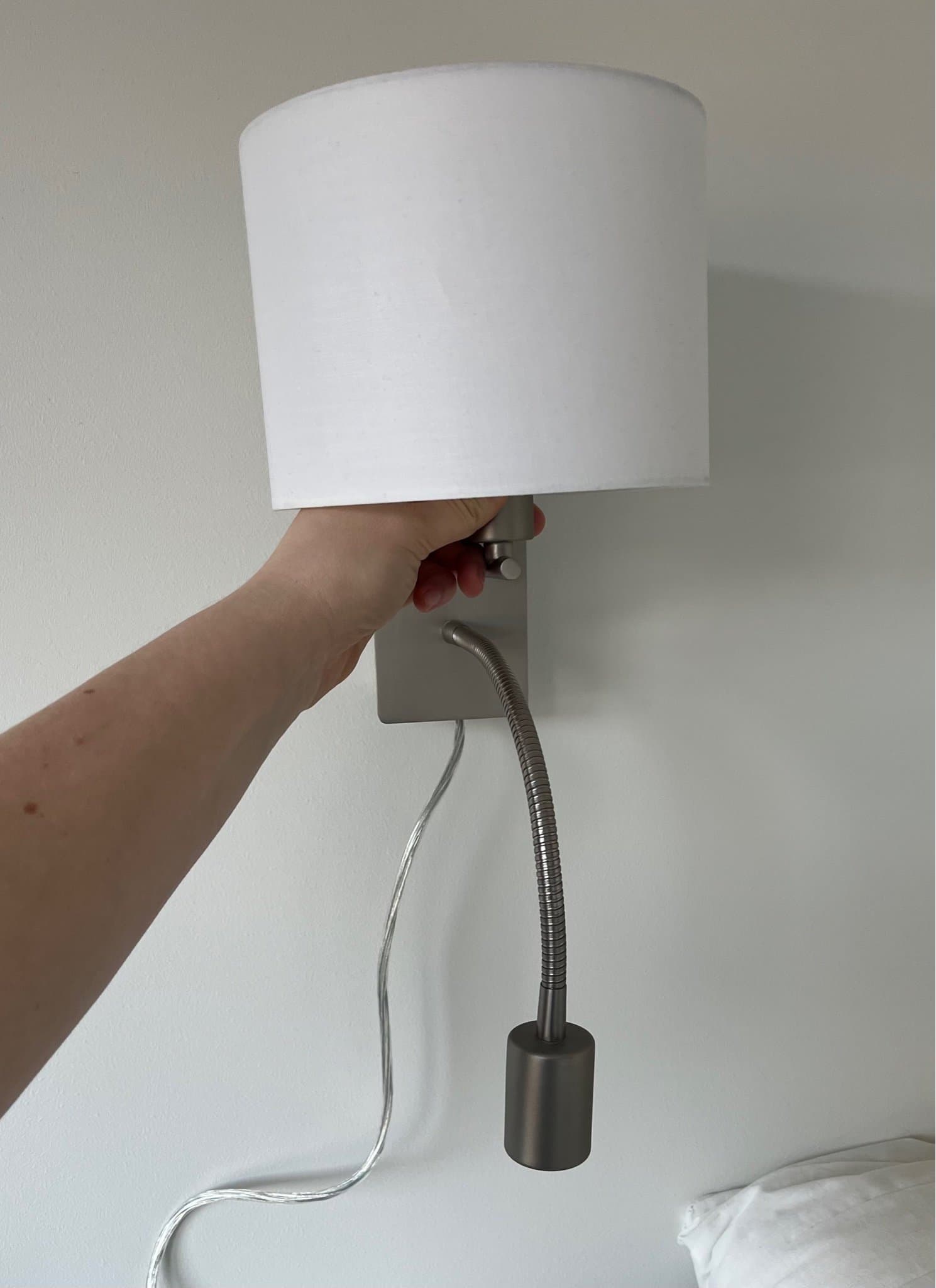 Lindby Vägglampa med LED-läslampa