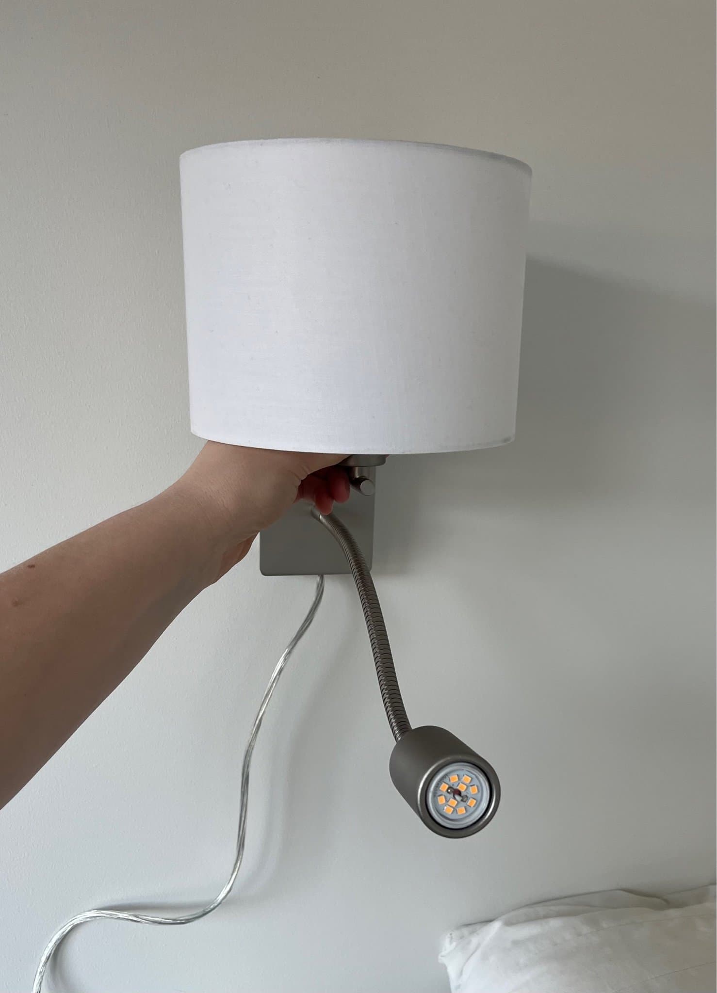 Lindby Vägglampa med LED-läslampa