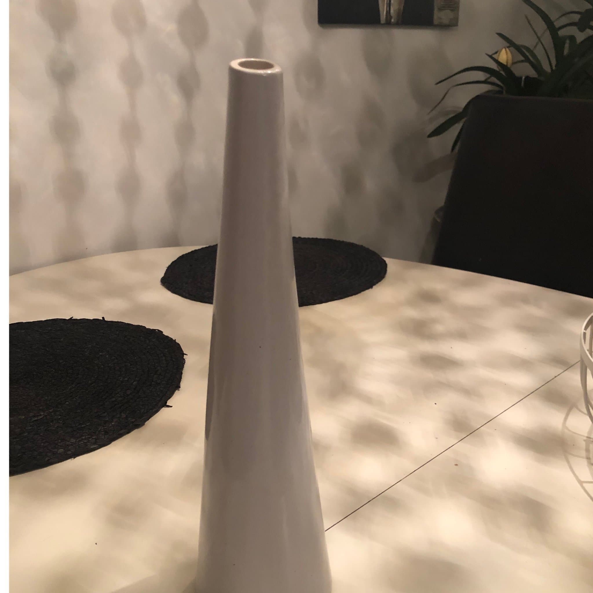 KAYENE Vit keramik Vas