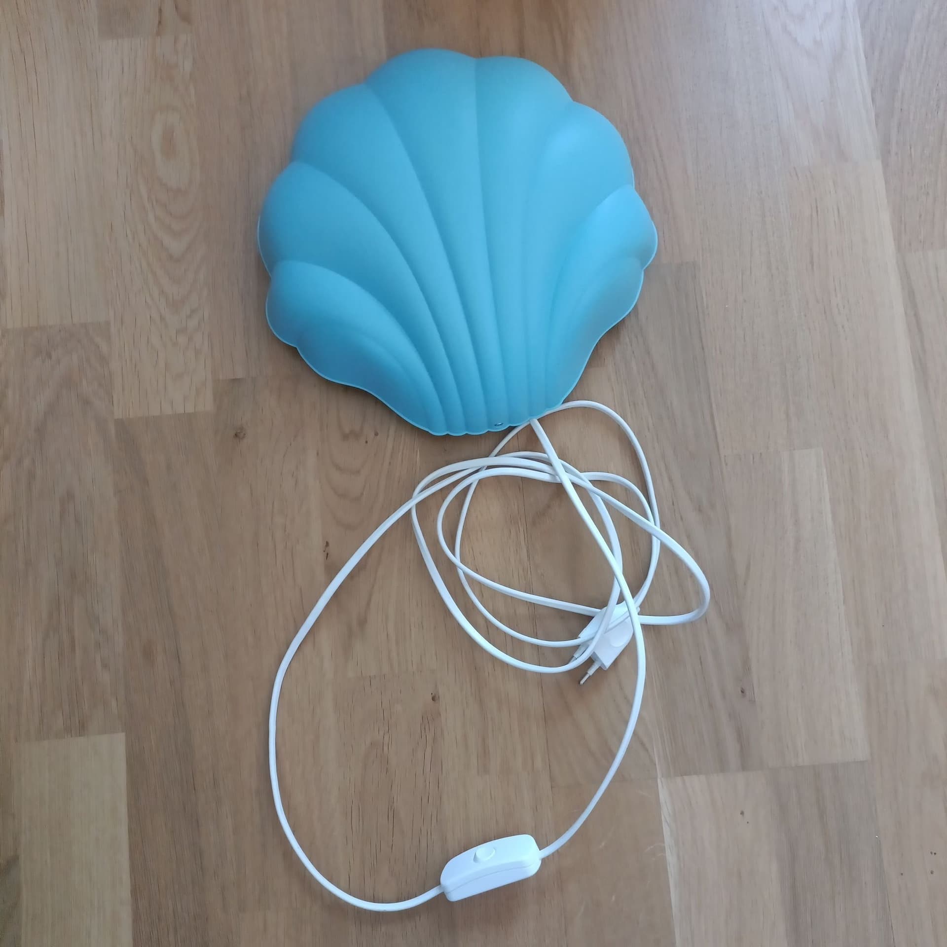Vägglampa i form av en snäcka vintage från IKEA