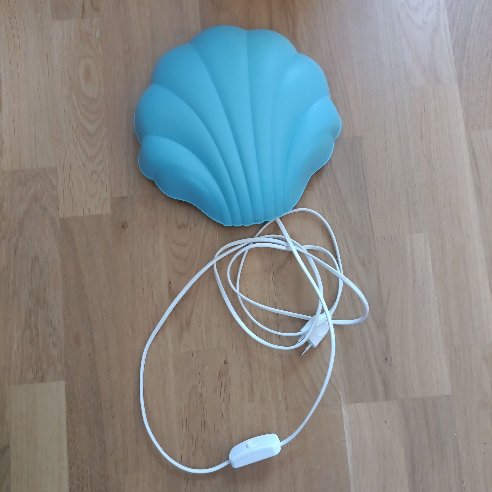 Vägglampa i form av en snäcka vintage från IKEA