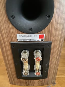 DALI RUBICON 6 valnöt Högtalare - garanti till september
