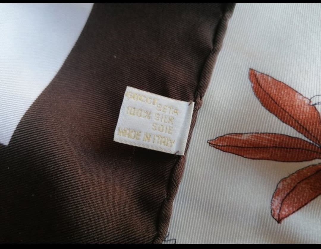 GUCCI VINTAGE SJAL FOULARD MED FINA BLOMMOR