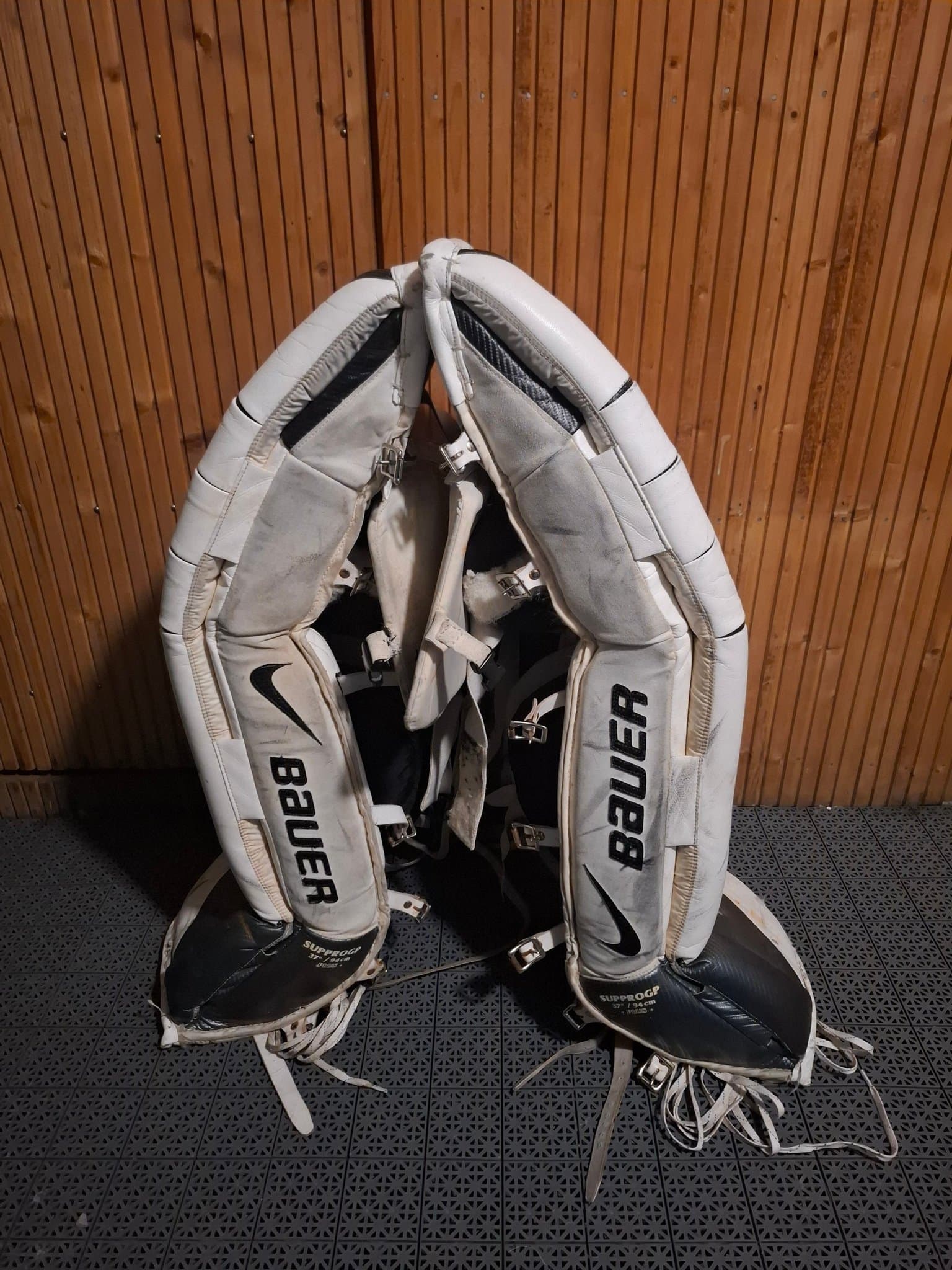 Målvaktsbenskydd Bauer Supreme 37"