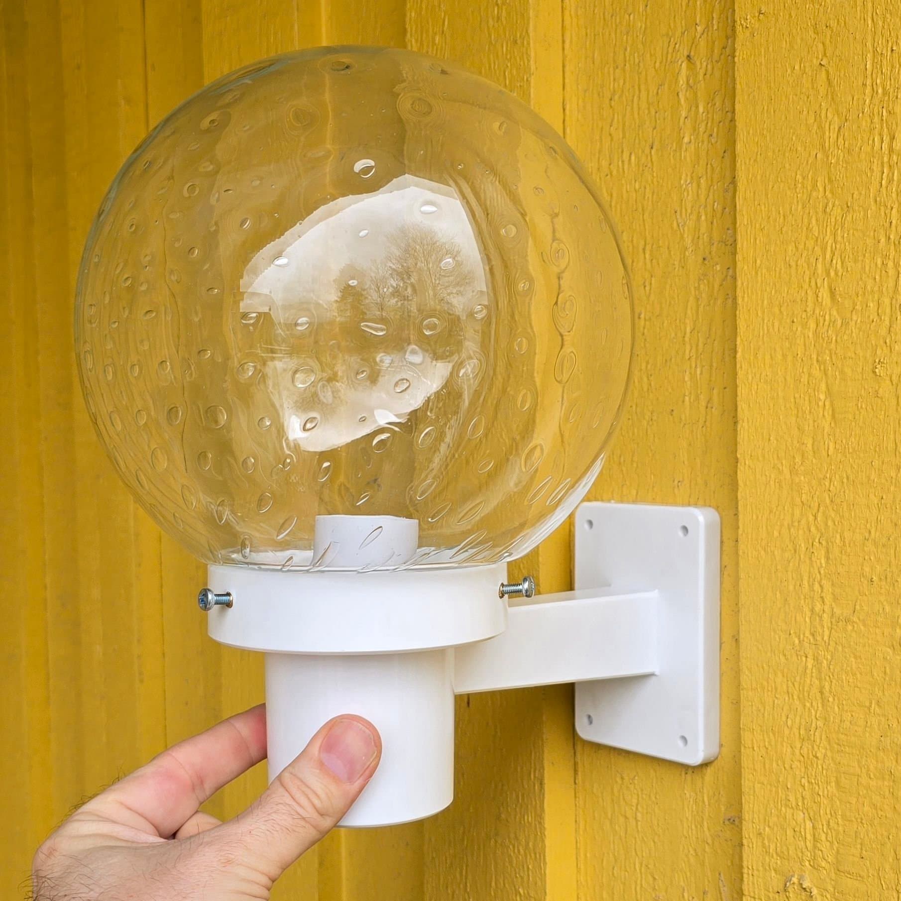 Westal Molly vägglampa armatur vit ny i kartong. 200 mm glasglob.