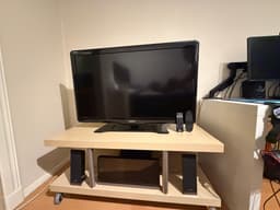 Philips 42” Full HD TV + Sony 5.1 hemmabio + TV-bänk (paket)