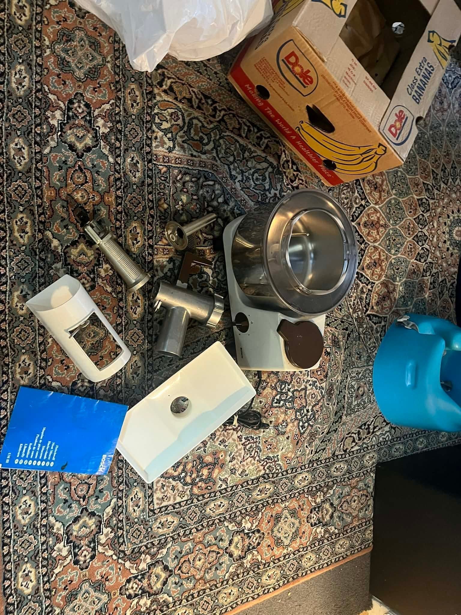 Bosch köttkvarn UM III med tillbehör