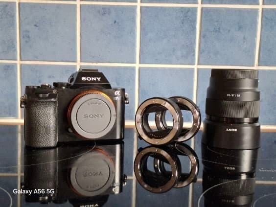 Sony Alpha 7S kamera med objektiv och mellanringar