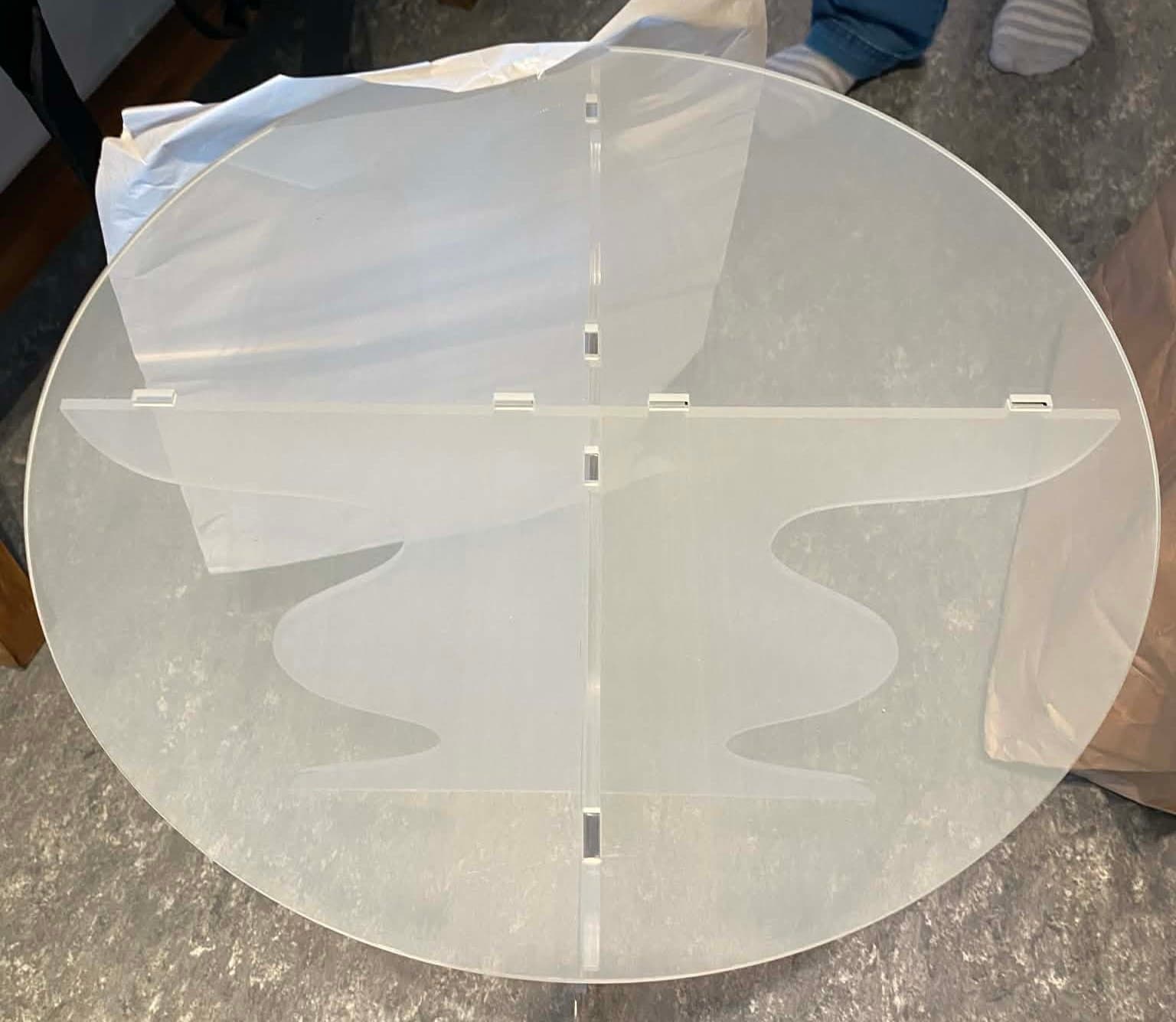 Nytt Litet prydnadsbord i hårdplast från lagerhaus