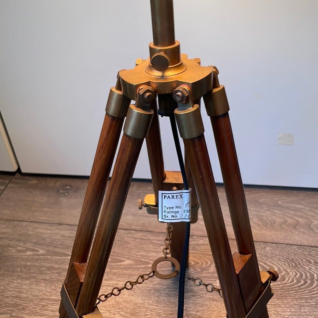 Bordslampa i mässing och trä, PAREX