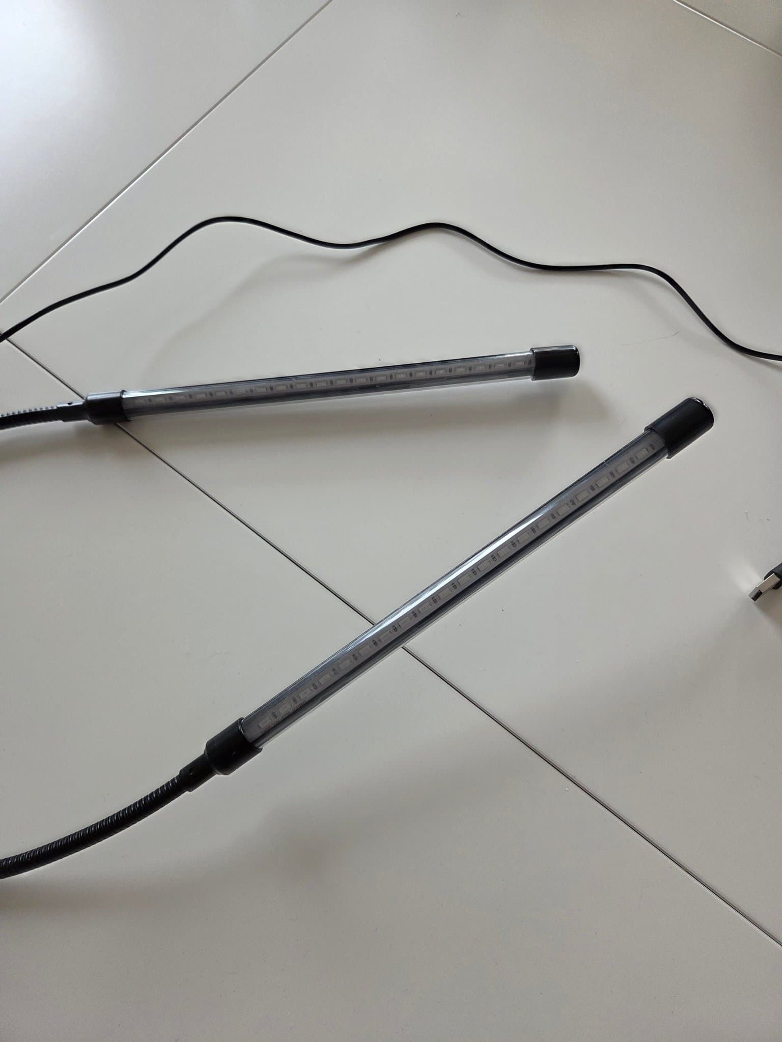 2-i-1 LED-växtbelysning med klämma och timerfunktion (chili-odling)