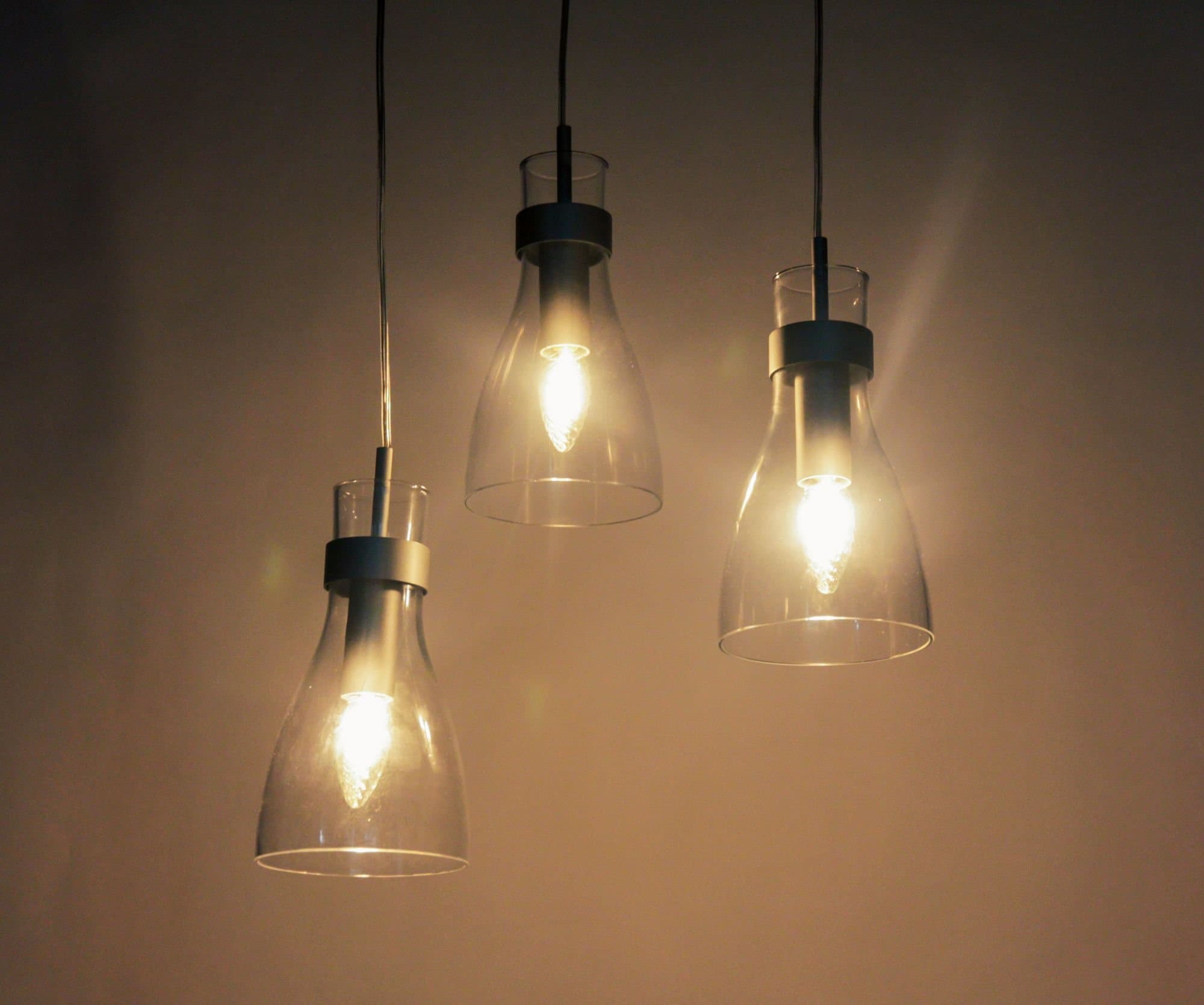 Set med 3 Takpendlar "Biba" – Vinga AB Sverige, Klarglas och Metall