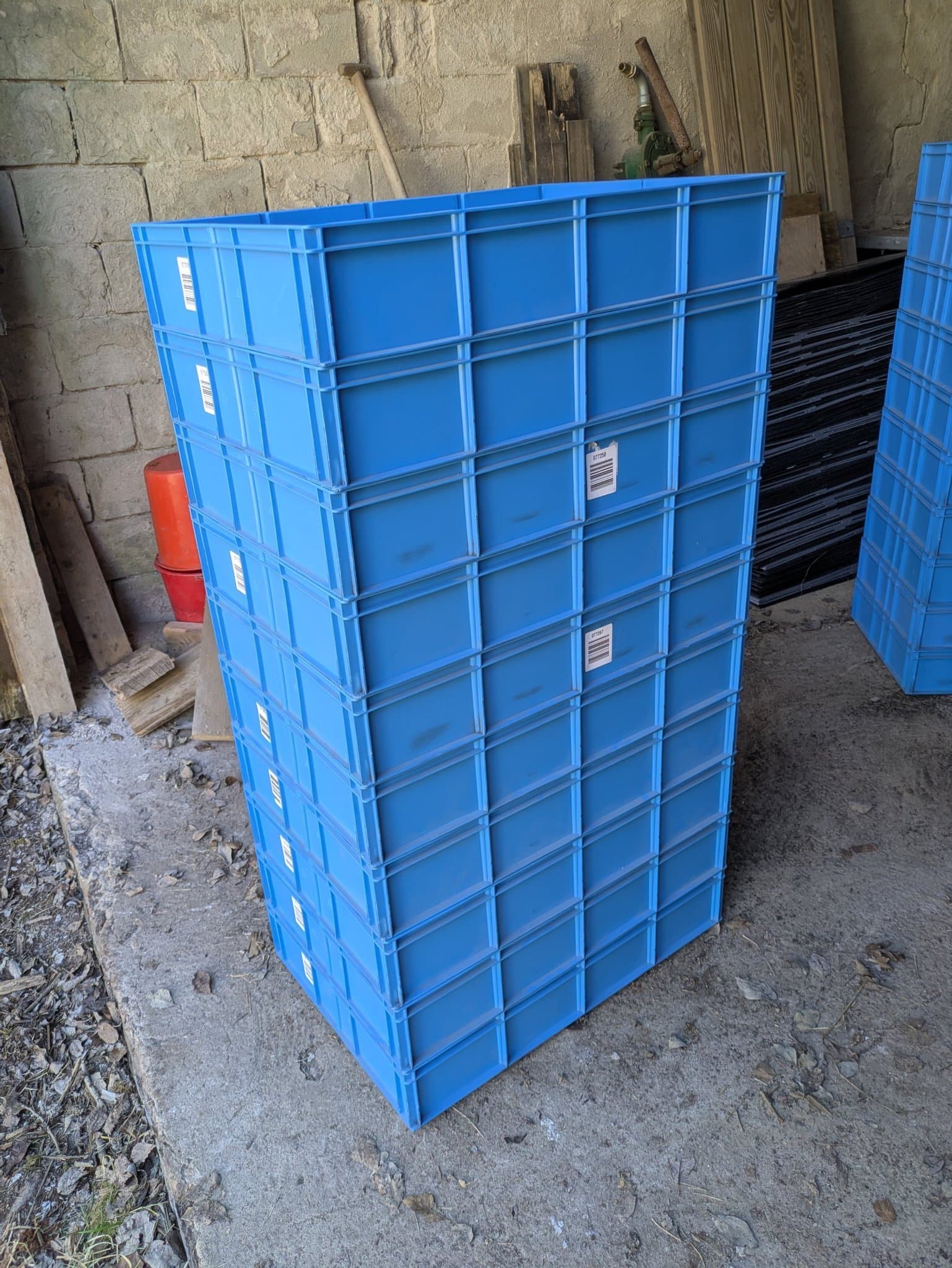 Plastlåda 10st Bekuplast Inkl inlägg med fack. Yttermått: 63 x 42 x 12 cm.