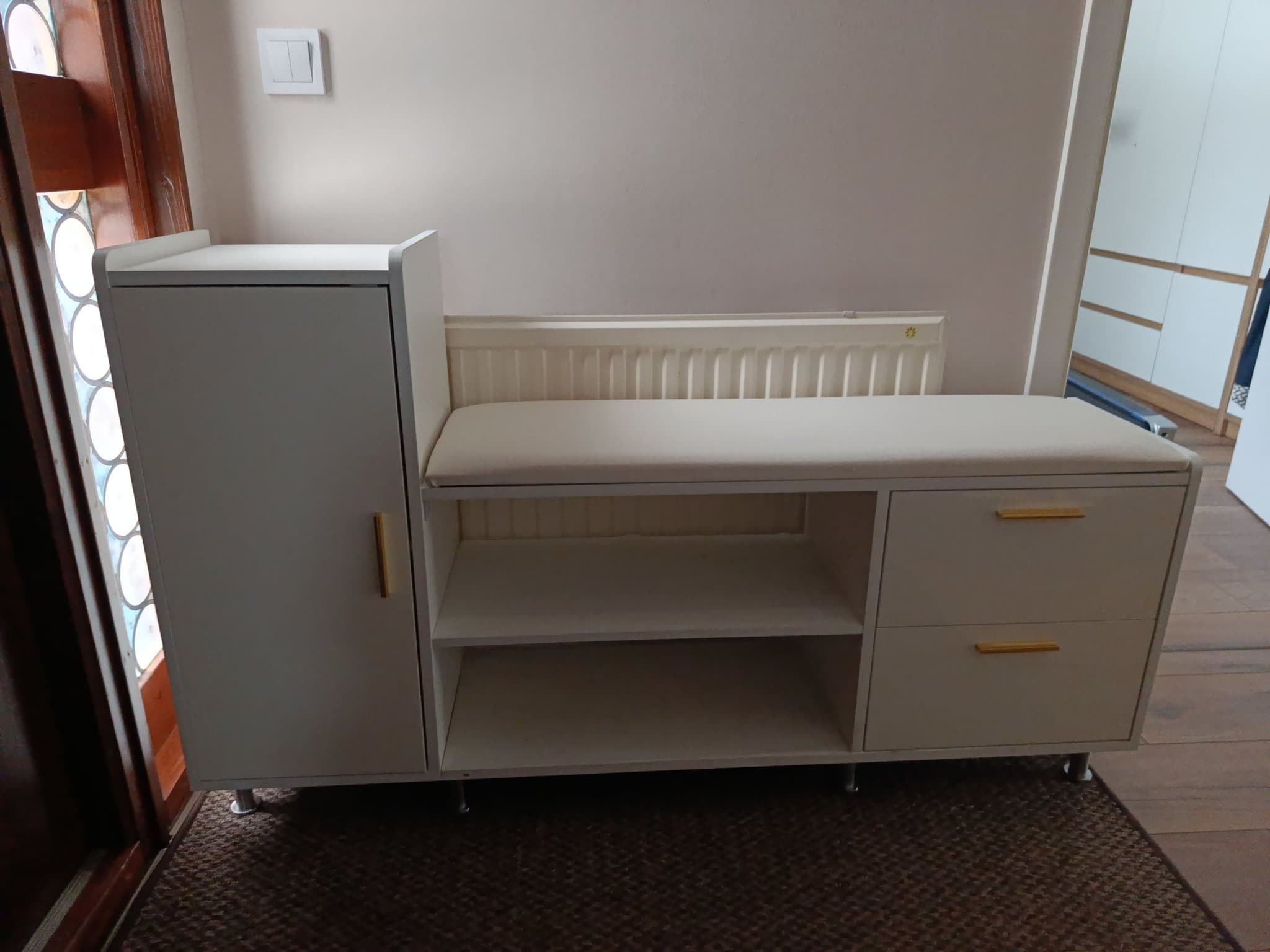 Sko- och förvaringsbänk med sittdyna