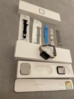 Apple Watch Series 4 GPS i rosfritt stål + Cellular 44mm med extra armband